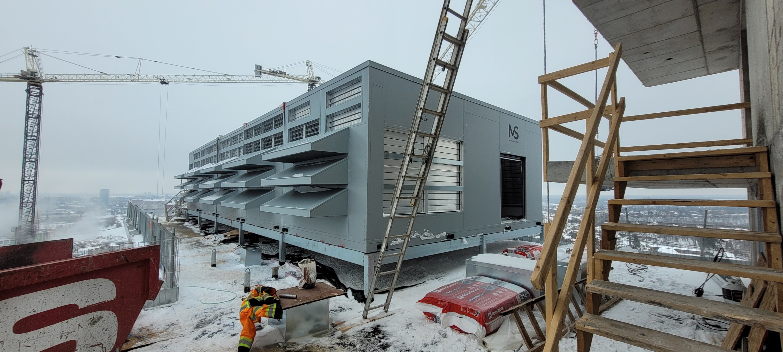 Large outdoor unit